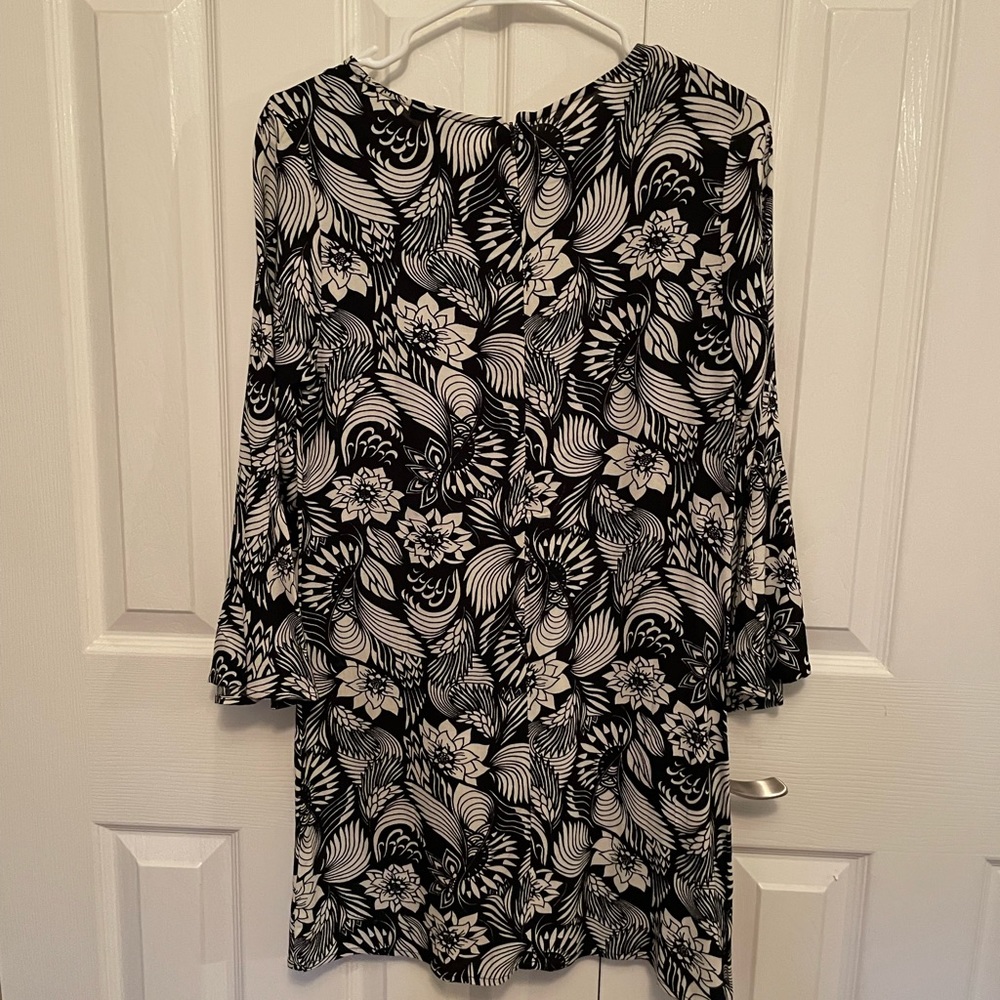 Forever 21 black and white dress size small NWT